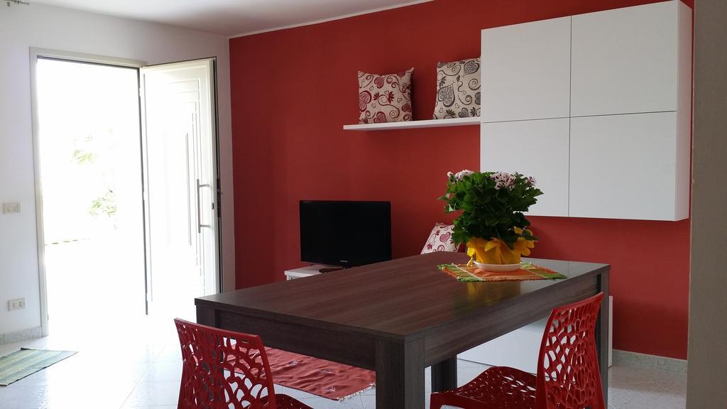 Sole E Fiori Di Sicilia Apartment Валдериче Екстериор снимка